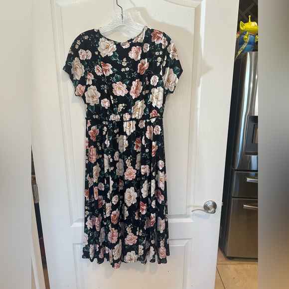 Torrid women’s black floral Midi Studio Knit Button-Front Skater Dress plus sz 1 - Picture 3 of 8